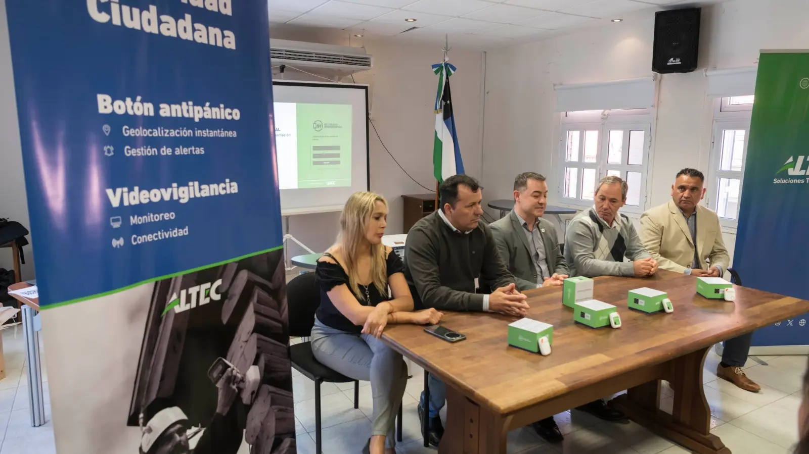 Mejoramos el sistema de botones antipánico para fortalecer la protección en toda la provincia